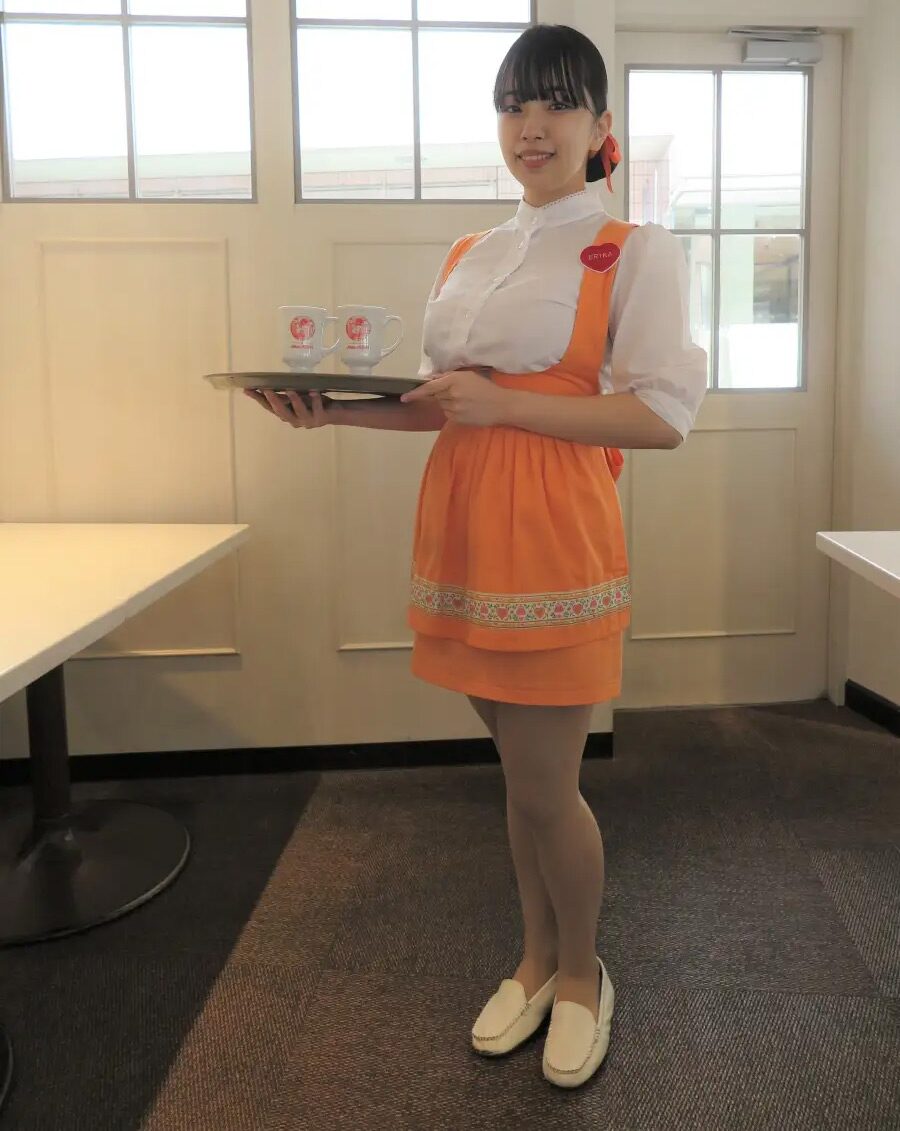 胸が強調される制服で有名な「アンナミラーズ」が2022年8月31日閉店